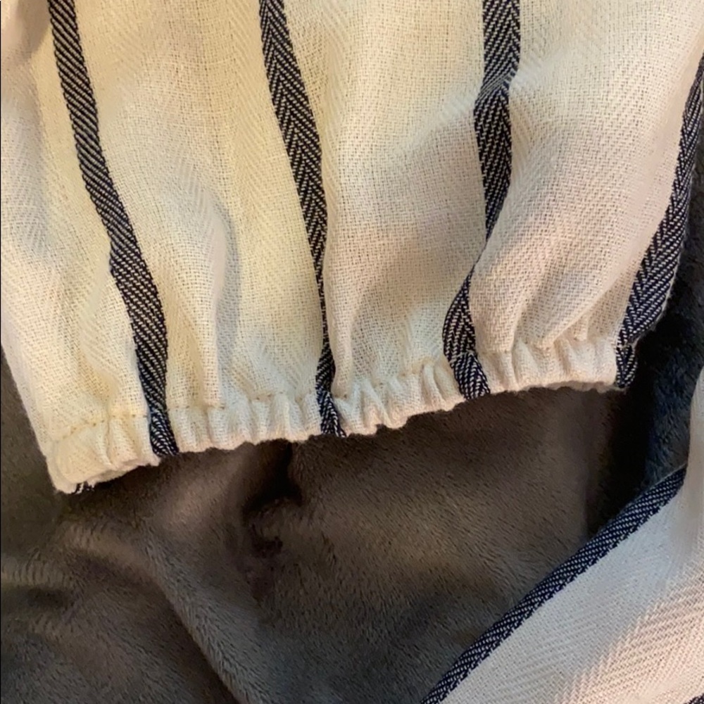 Used button up blouse - Picture 3 of 4